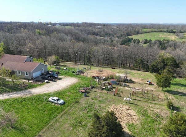 828 Burnett Road, Seymour, MO 65746