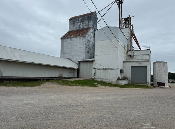 201 E 1st St, Sutherland, IA 51058