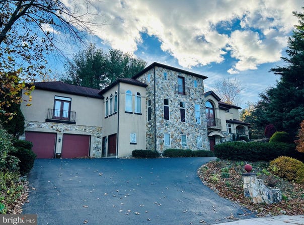 101 ROBERT Road, WYOMISSING, PA 19610