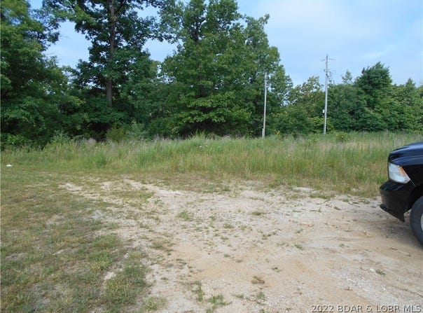 Dove Lane, Sunrise Beach, MO 65079