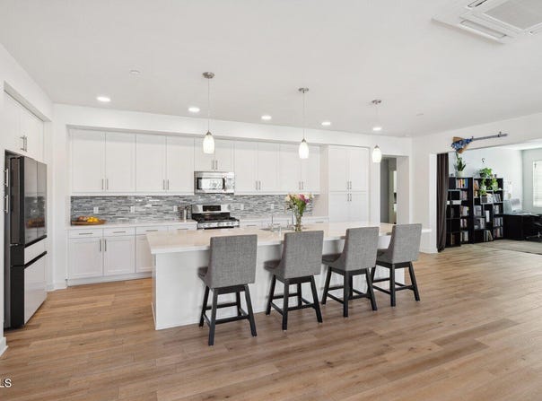 2800 Wagon Wheel Road, Oxnard, CA 93036