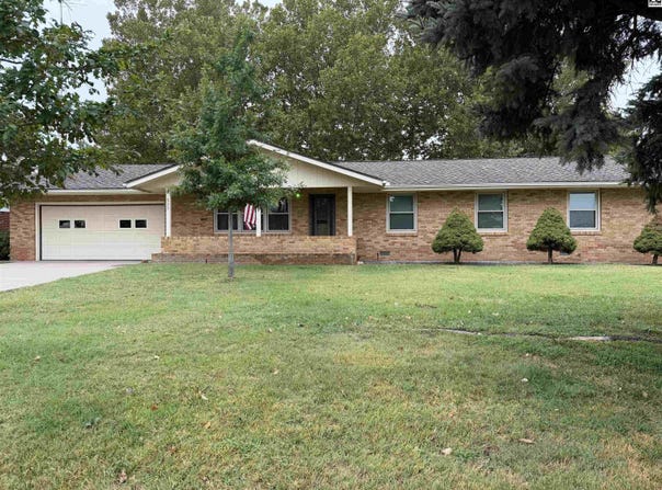511 Iowa Ave, Pratt, KS 67124