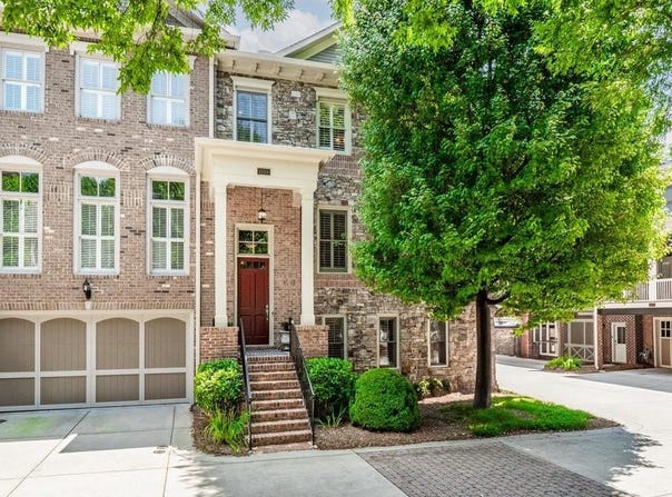 1105 Charles Towne Square, Sandy Springs, GA 30328