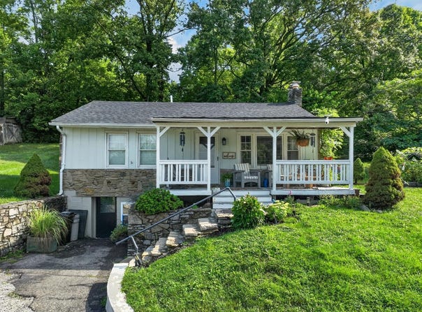 14 Houze Street, Aurora, IN 47001