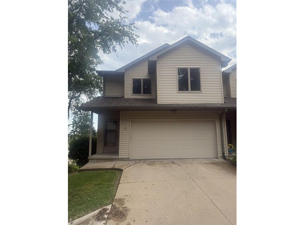 936 23rd Ave, Coralville, IA 52241