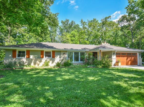 380 Glenview Ln, Grafton, WI 53024
