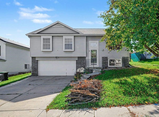 7871 Mary Street, Omaha, NE 68122