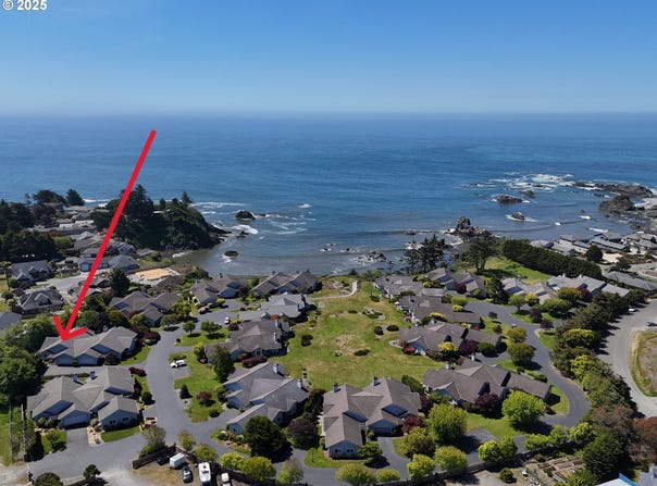 221 SCHOONER BAY DR, Brookings, OR 97415