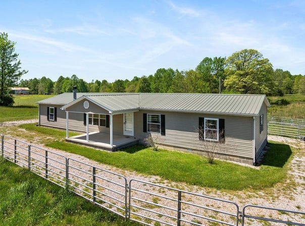 1301  Tennessee Ridge Rd., Liberty, KY 42539