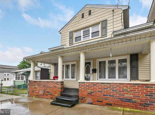 1114 W ARCH Street, Coal Township, PA 17866