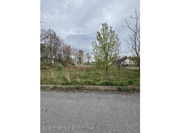 126 Chesterfield Lane, Scranton, PA 18504