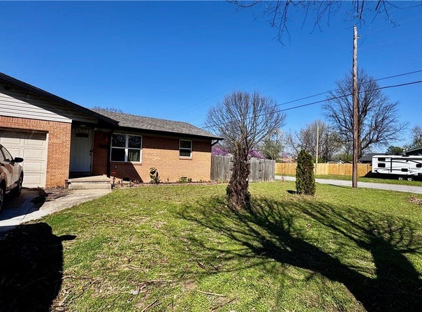 2000 A & B Dee Avenue, Springdale, AR 72762