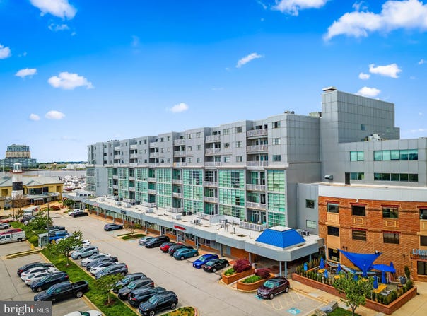 2772 LIGHTHOUSE POINT E, BALTIMORE, MD 21224