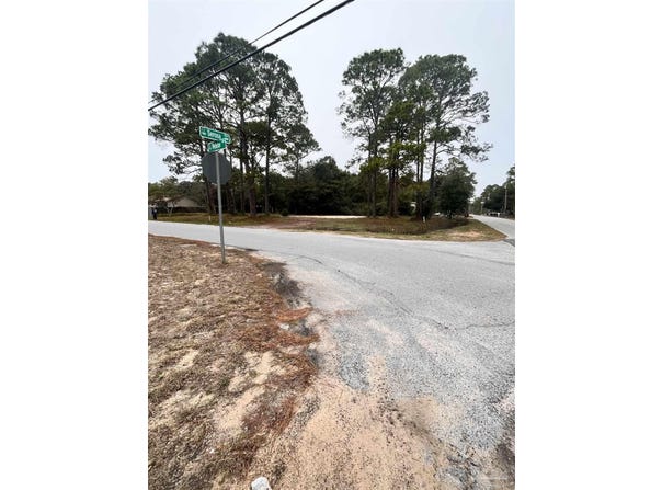 7000blk Webster St, Navarre, FL 32566