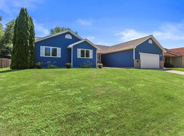 495 Dahl Drive, DeForest, WI 53532
