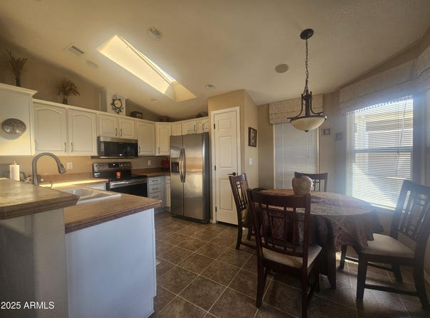 650 N Hawes Road, Mesa, AZ 85207