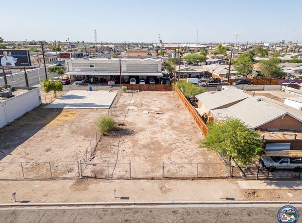 376 W Hamilton Ave, El Centro, CA 92243