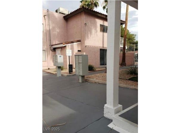 2290 Desert Inn, Las Vegas, NV 89169