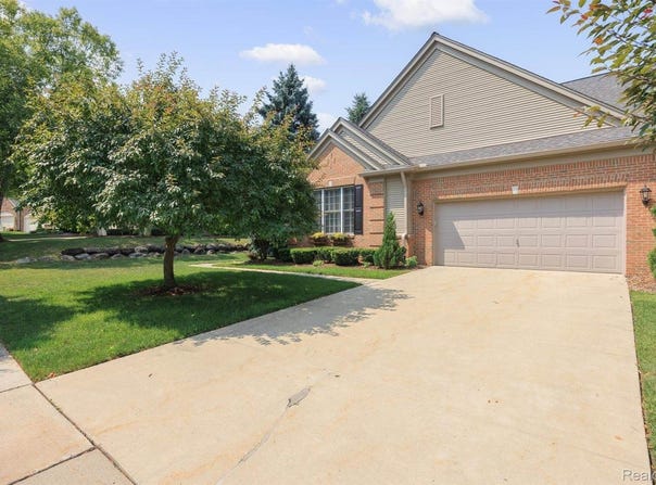 1114 Rock Valley Drive, RochesterCity_Oakland, MI 48307