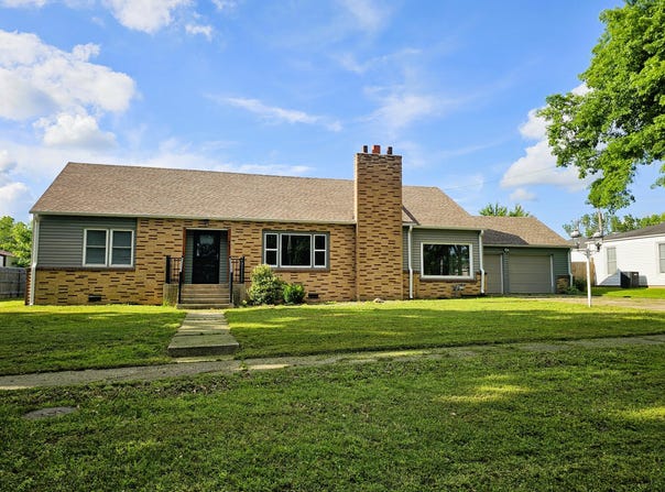 107 W Poplar Street, El Dorado Springs, MO 64744