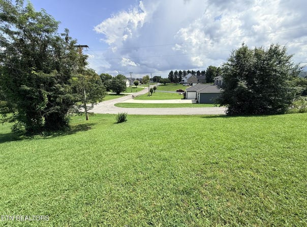 Perkins Tr, Jacksboro, TN 37757