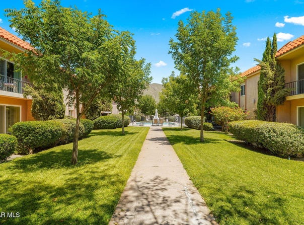 252 Shadow Mountain unit: F6, El Paso, TX 79912
