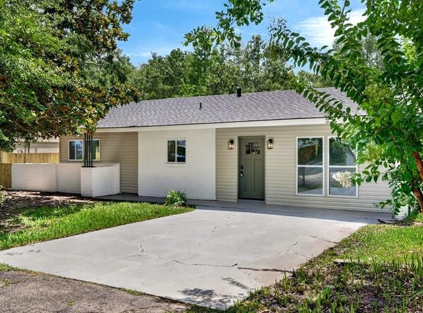 121 S Monroe Ave, Picayune, MS 39466