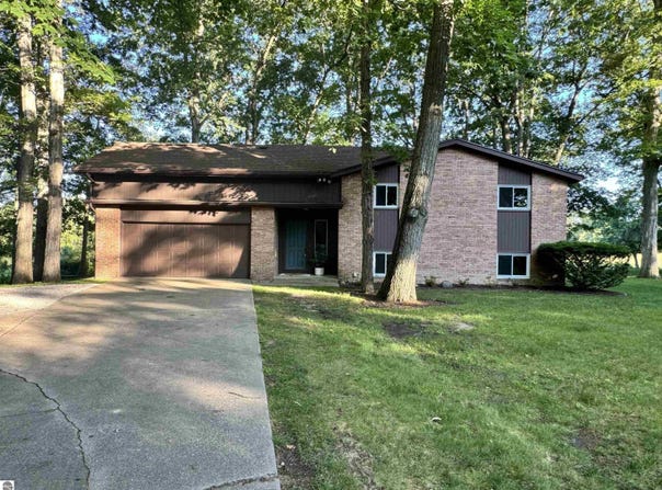 173 S Spring Street, Midland, MI 48640
