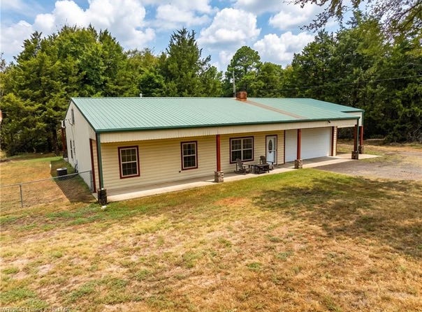 13033 N Hwy 59, Cedarville, AR 72932