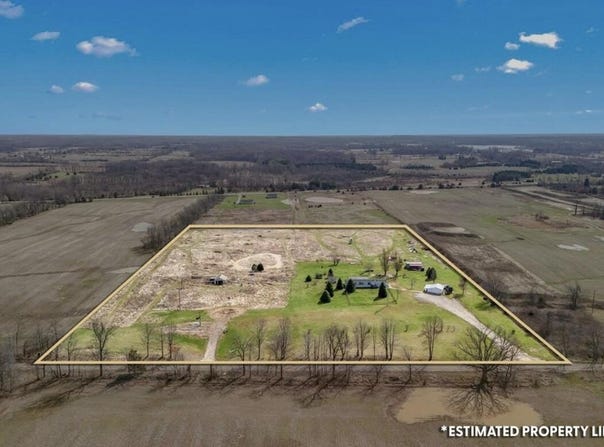 6121 Lake Pleasant Road S, Osseo, MI 49266