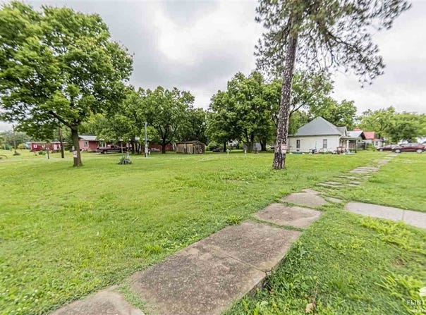 314 East Stover, White City, KS 66872