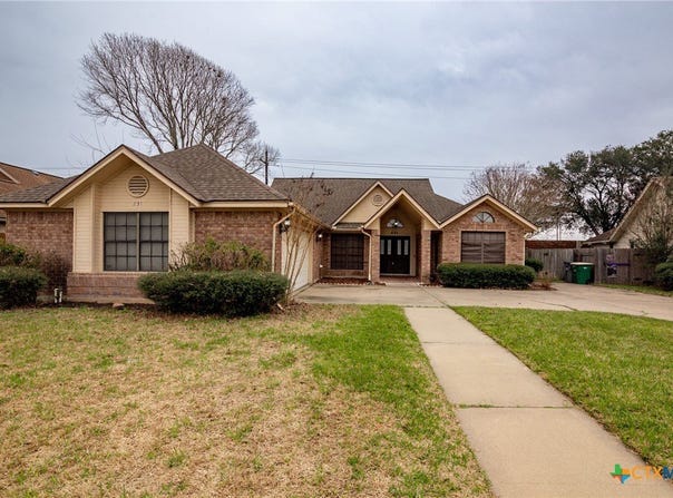 231 Brocton Street, Victoria, TX 77904
