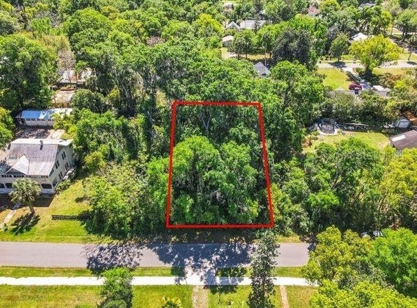 GARDEN STREET, LAKE HELEN, FL 32744