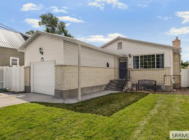 71 N 3rd W, Rexburg, ID 83440