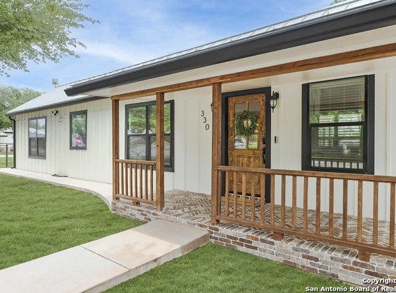 330 County Road 374, Hobson, TX 78117