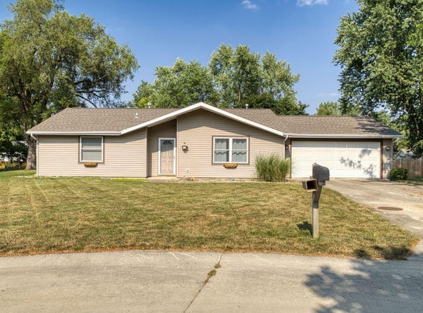 4609 Blue Water Court, Fort Wayne, IN 46804