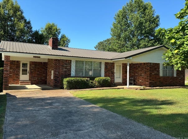 521 W 10th, Newark, AR 72562-9569