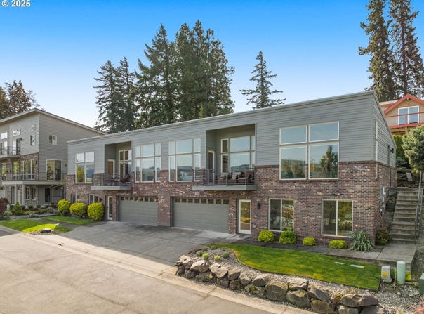2217 CLEARWATER LN, Hood River, OR 97031