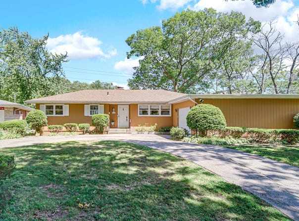 329 California Place, Hobart, IN 46342