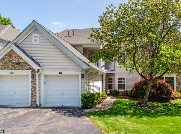 12 Loch Ln, Roxbury Twp., NJ 07852-2102