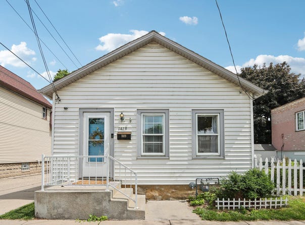 1419 E Russell Ave, Milwaukee, WI 53207