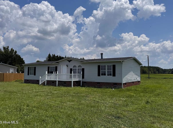 905 E Northern Boulevard, Tarboro, NC 27886