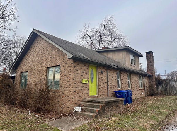 632 Oak St, Carmi, IL 62821