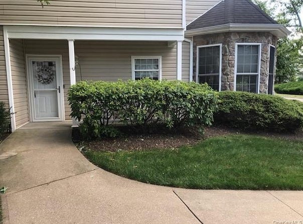 170 Larry Lane, Dix Hills, NY 11746