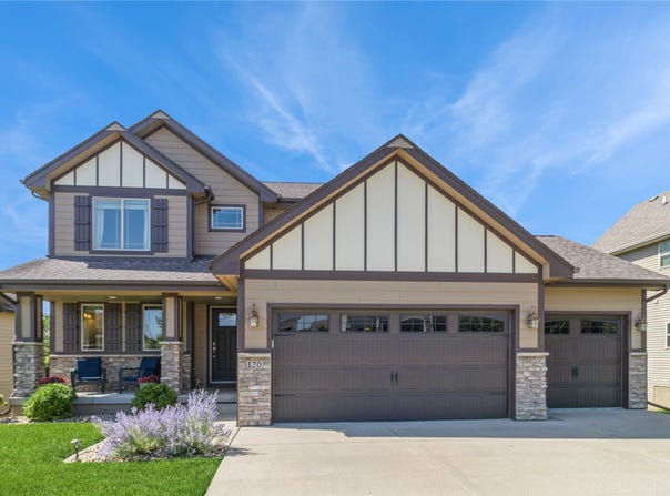 120 NE Fox Run Trail, Waukee, IA 50263