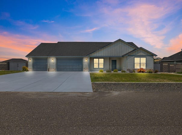 12025 Blackfoot Dr, Pasco, WA 99301