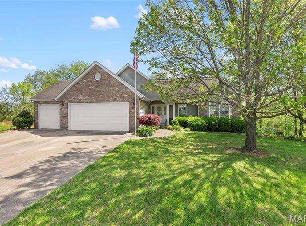 677 Pleasant Lake Drive, Jackson, MO 63755