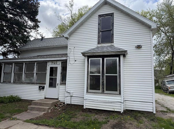 740 W 11th Street, Waterloo, IA 50702