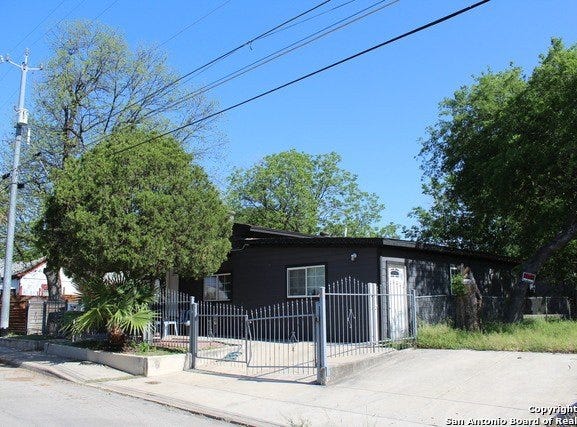 203 Forrest Ave, San Antonio, TX 78204