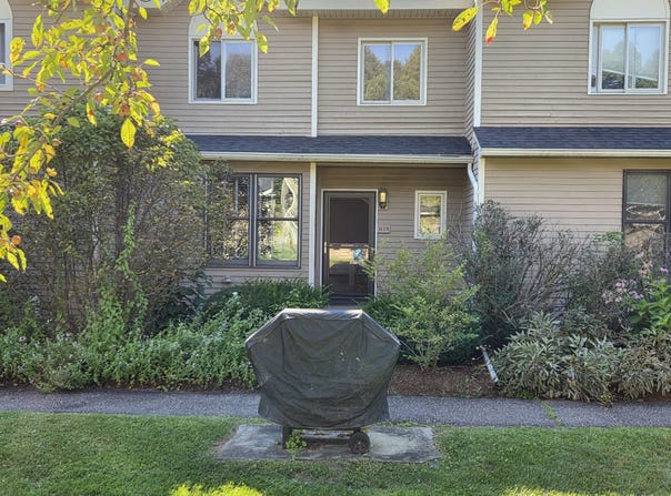 14 Stonehedge Drive, South Burlington, VT 05403